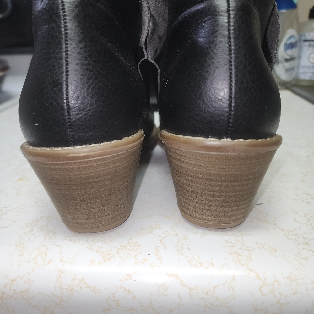 Booties size 11 - Picture 2 of 5